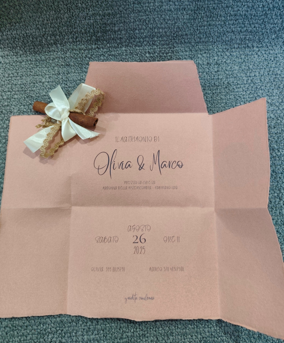 Partecipazione con tre lembi aperta color rosa antico